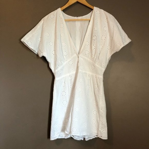 ZARA FLORAL EMBROIDERED ROMPER IN WHITE SIZE SMALL - Picture 1 of 3